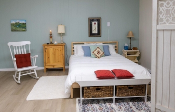 Bison Wallow Guest Room - Bedroom - Photo by James R. Page